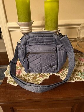 LUG NWT!! Alpine blue moon